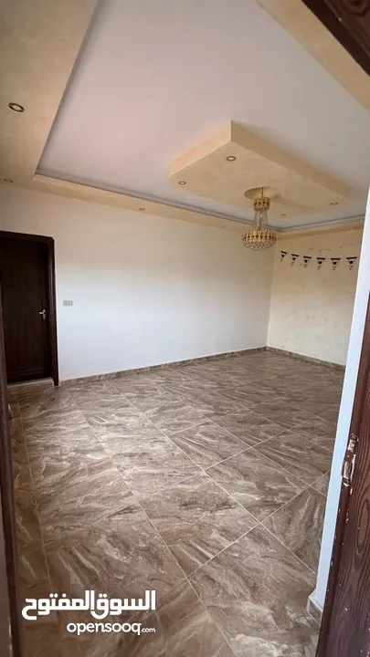 شقه للبيع في سعر مميز جداً
