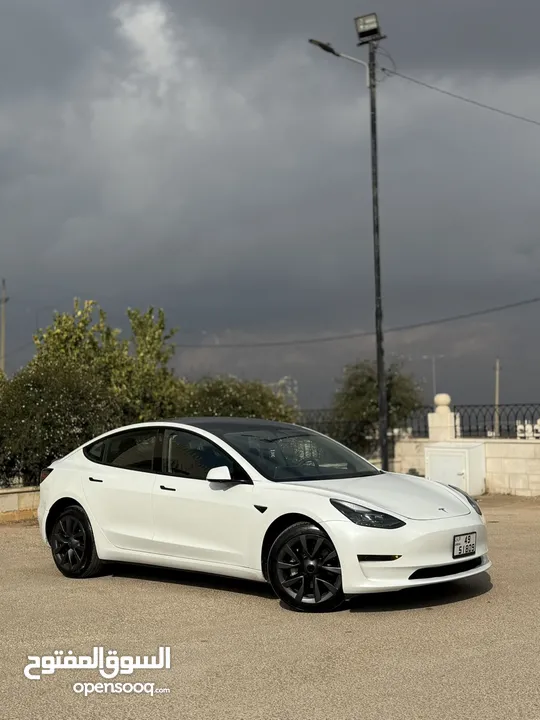 ممشى قليل فحص كامل حرة جديد بحالة الوكالة Tesla model 3 standard (((2023)))