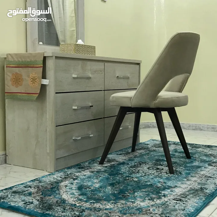 2 Bedrooms Furnished Apartment for Rent in Al Khuwair REF:1005AR