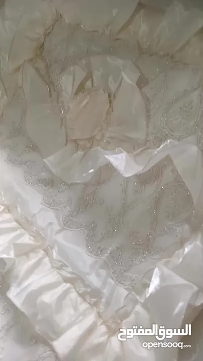 مسبل عروس.... ماركه الأمير  جديد لونه سكري فاتح  ساتان