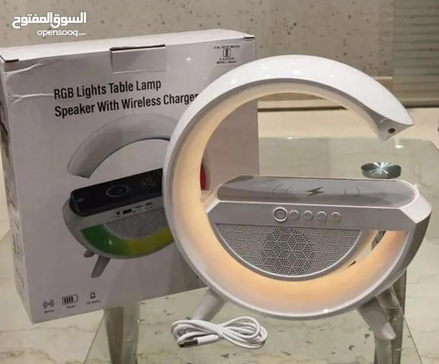 سماعة LED لاسلكية مع شاحن مدمج   استمتع بجودة صوت رائعة وإضاءة LED ملونة تضفي لمسة عصرية