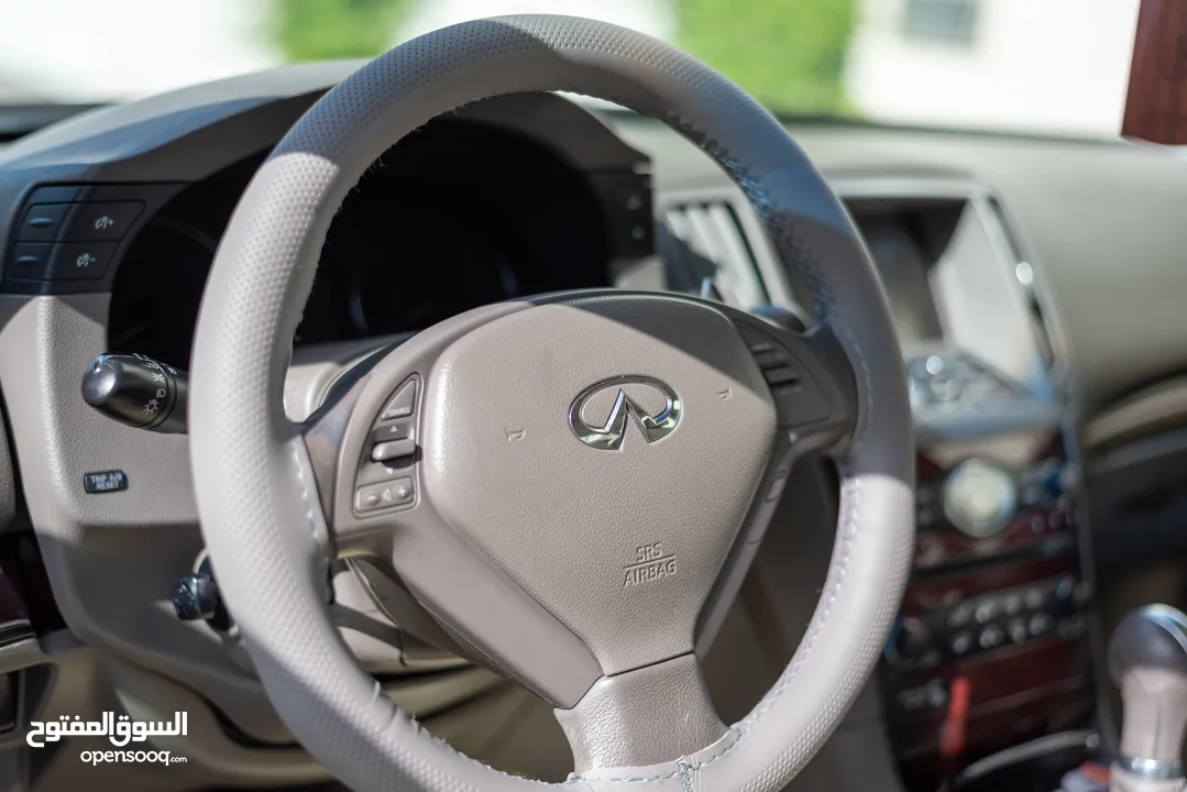إنفينيتي G37 موديل 2012 - 4 جيد - سيارة رياضية مع محرك V6 3.7L