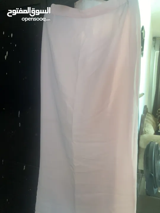 بدينااااار بس القطعه تنوره لون ليموني مقاس Mوتنوره ورديه مقاس L/xl