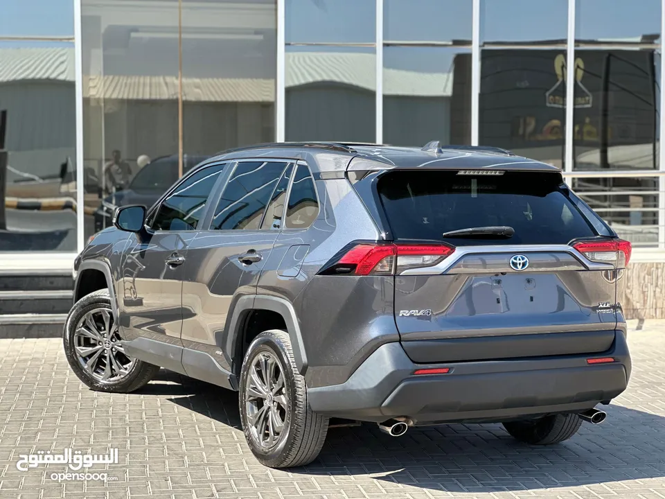 تويوتا راف فور 2022 XLE PREMIUM اعلى اعلى صنف بحالة الوكاله فحص7جيد