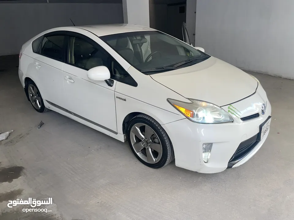 تويوتا بريوس بيرسونا مميزة 2013 للبيع كاش فقط