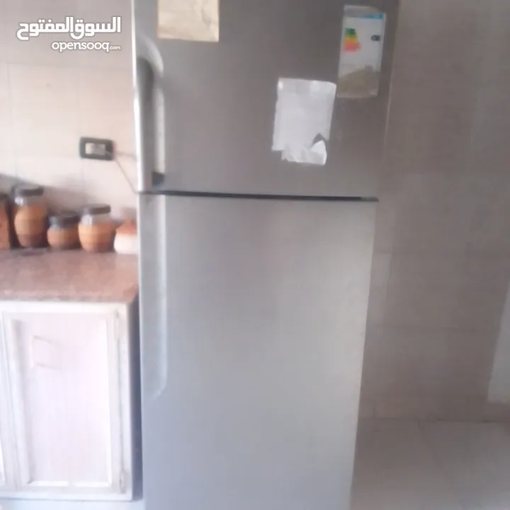 ثلاجه تومسون بحال الوكاله للبيع