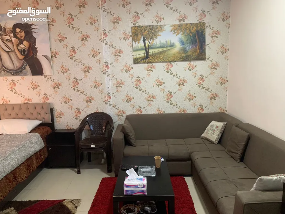 ستوديو للبيع بحالة ممتازة