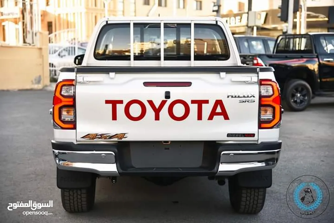 لون لؤلؤي تويوتا Toyota Hilux 2023