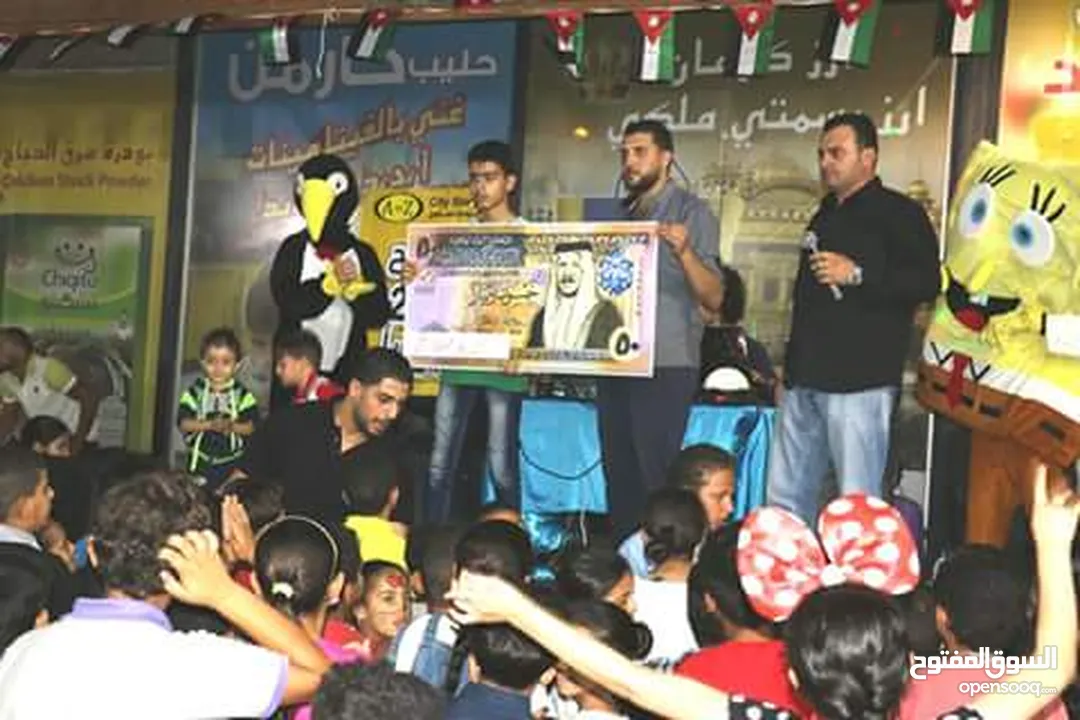شخصية كرتونية البطريق لأعياد الميلاد وحفلات الأطفال