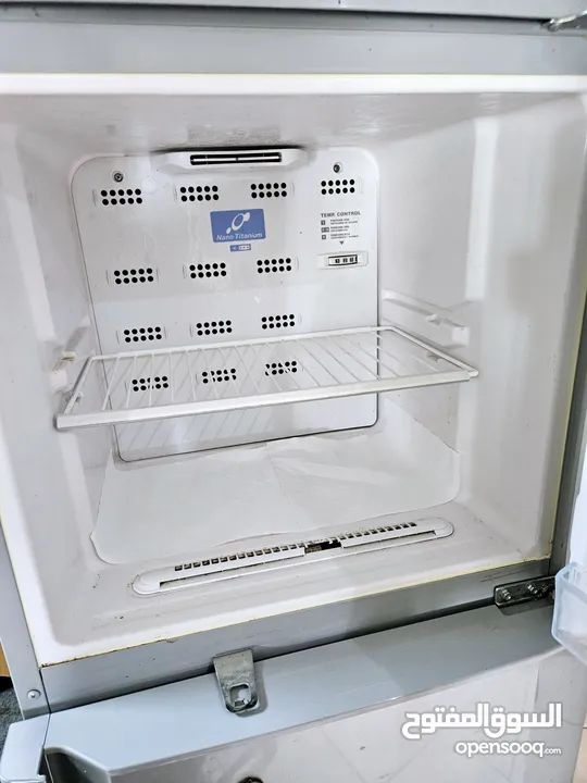 Refrigerator/ Fridge - Hitachi 480 L gross