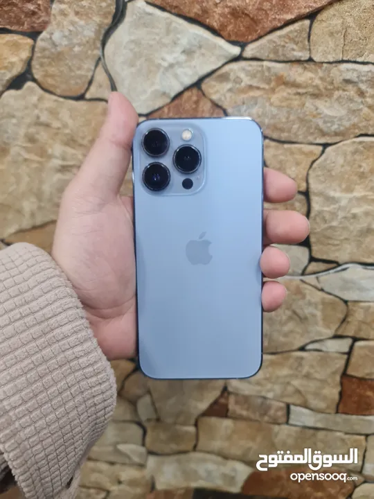iPhone 13 pro 256 بحالة ممتازة بسعر مميز