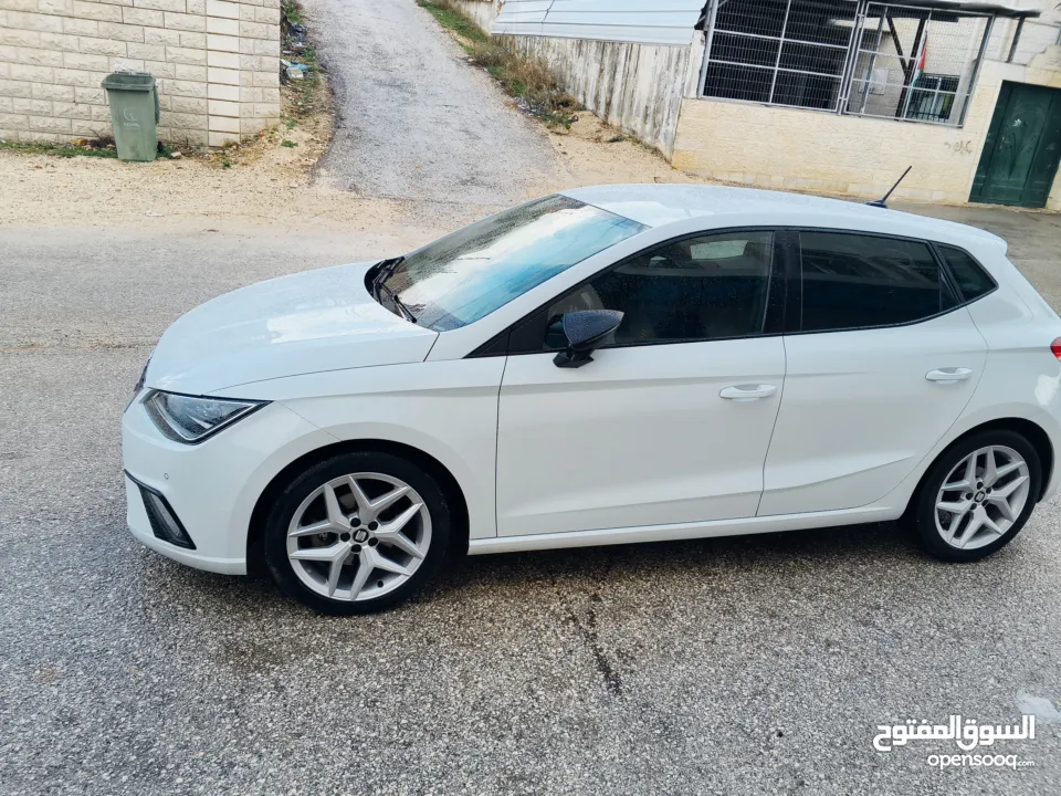 سيت ابيزا للبيع موديل 2022 SEAT lbizaFR بحالة الوكالة دهان شركة عداد قليل