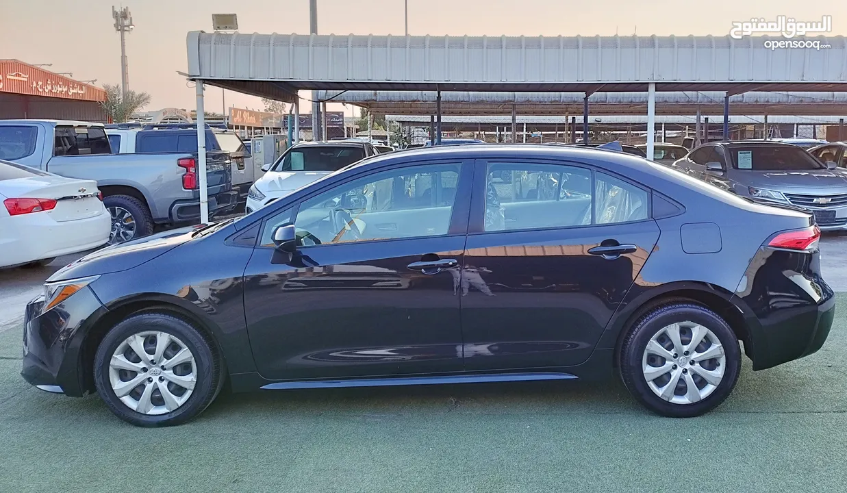 TOYOTA CAROLLA LE 2020 IN BLACK COLOR WITH MID OPTION ( NR 2) AND LOW MILAGE - VERY CLEAN AND MINOR