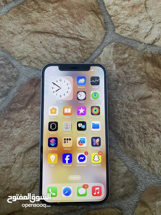 ايفن 12 للبيع