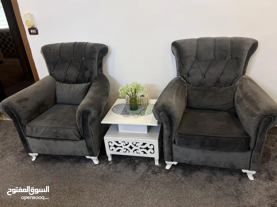 طقم كنب جديد قعدته مريحه خشب زان قابل للتفاوض