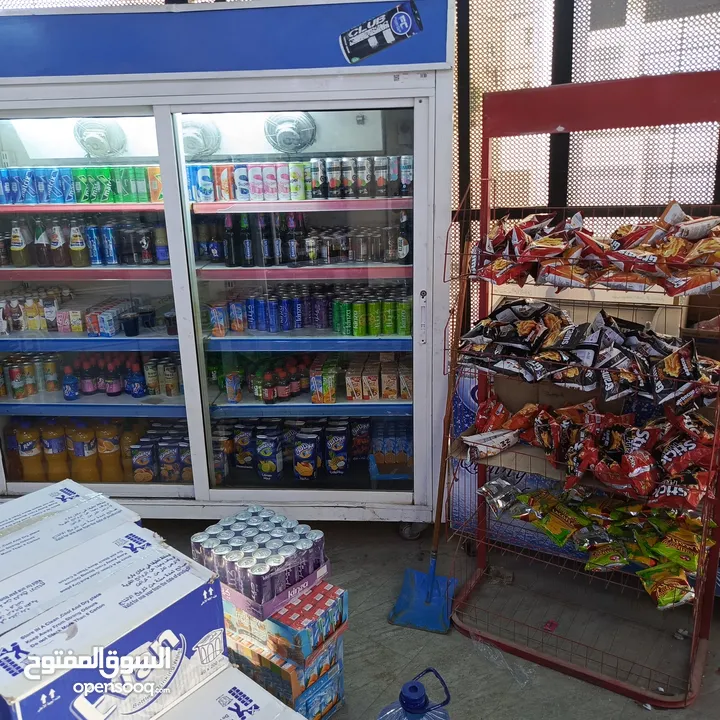 سوبر ماركت للبيع في موقع ممتاز بالقرب من مسجد نزال الكبير على الشارع