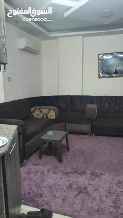 شقة مميزة للبيع بسعر مميز وبموقع حيوي وقريب من جميع الخدمات
