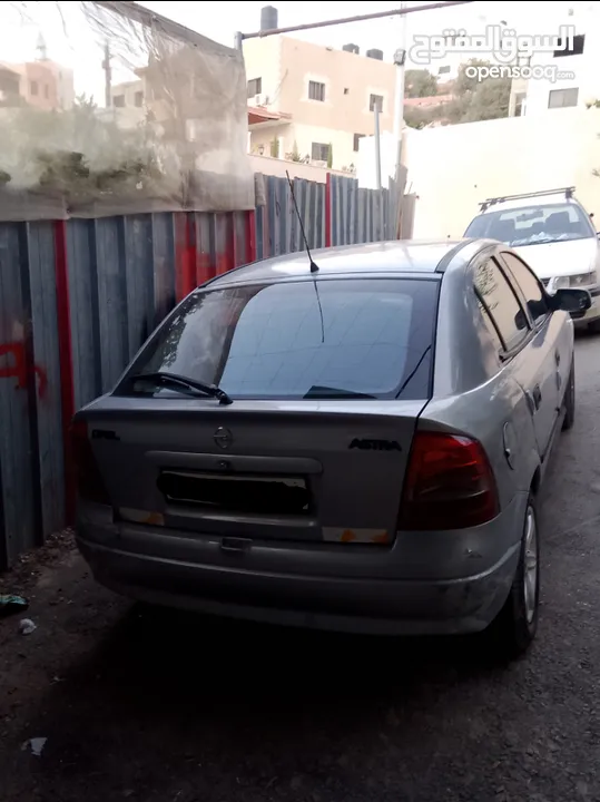 ابل استرا 2002
