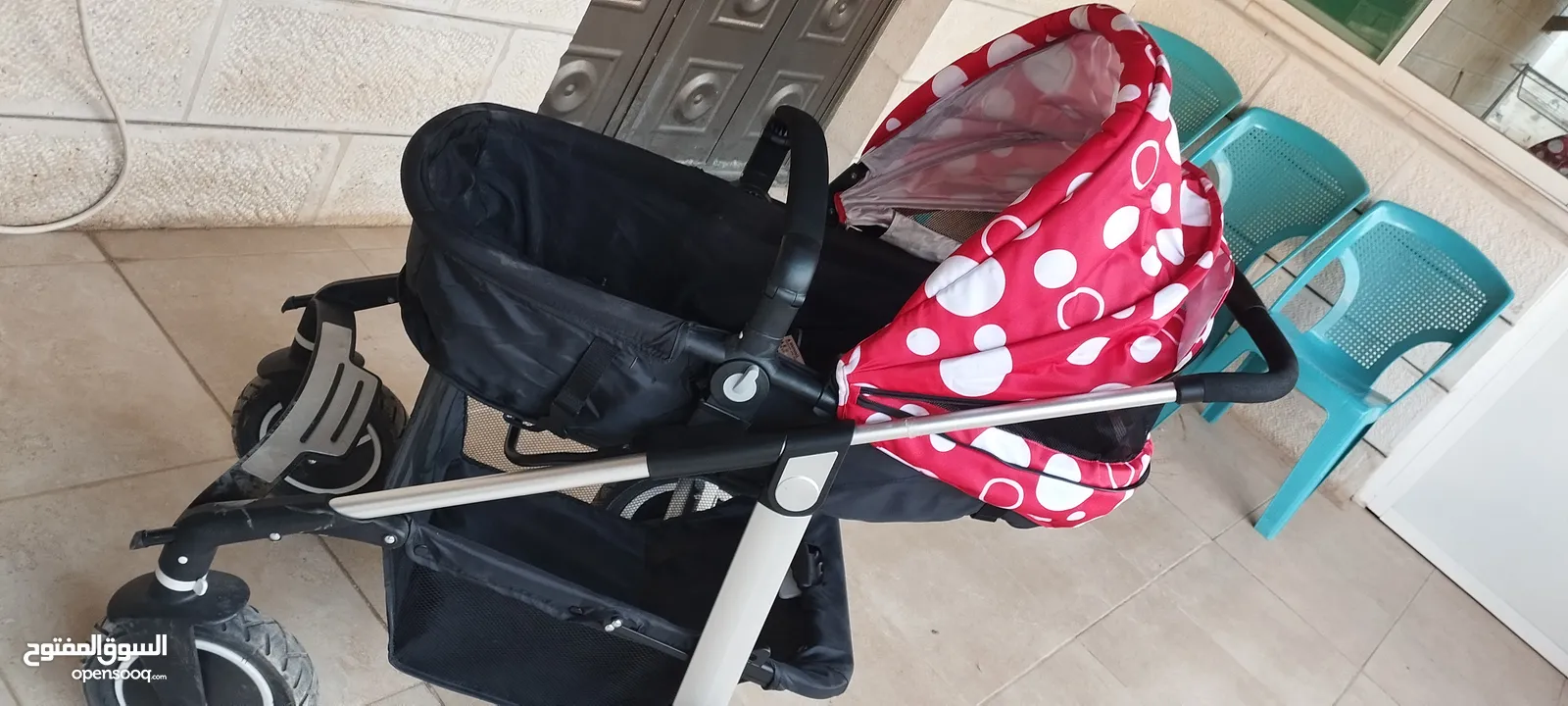 عربايه اطفال شبه جديده للبيع بسبب السفر