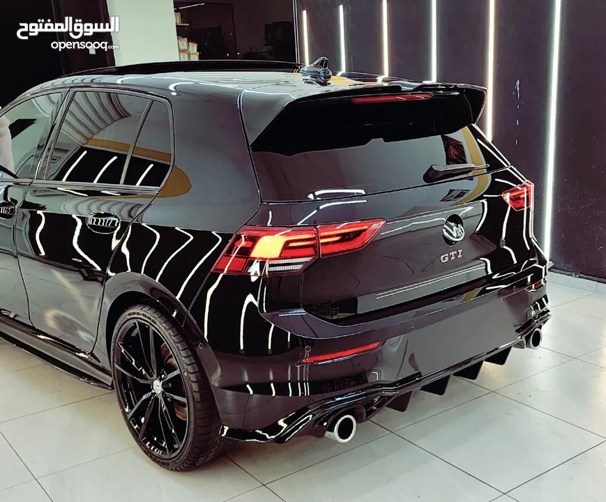 Gti mk8  لون اسود