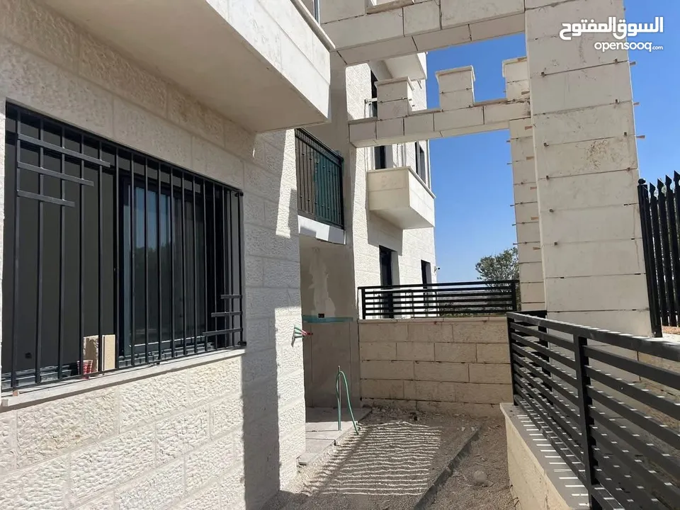 روف مميز للبيع في البيره في سطح مرحبا موقع ممتاز