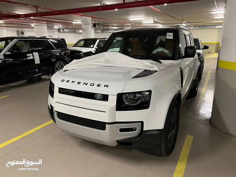 Land Rover Defender2023 وارد وصيانة المحمودية Plug in hiybrid one owner