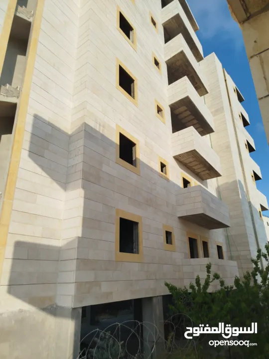 شقه للبيع مساحة 140م بإطلاله  مميزه