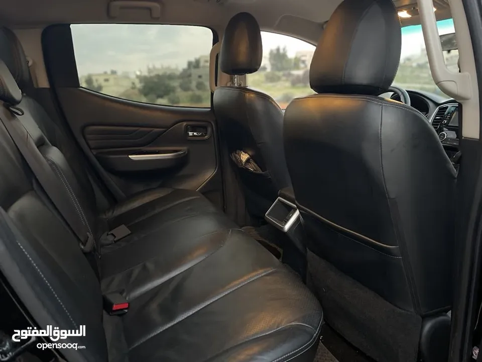 بك اب ميتسوبيشي 2022 بحال الوكاله مستخم اول كرت ابيض اربعه جيد لون اسود استخدام بسيط جدا
