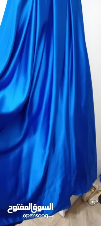 فستان نيلي تقيل للمناسبات من تانجو للبيع off shoulders . navy blue of shoulders dress from tango