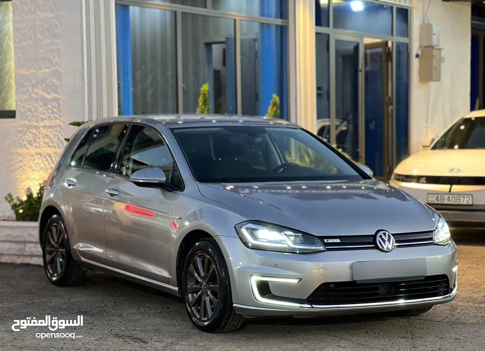 E-GOLF كهربا 2018 الماني اصلي بحالة الوكالة فحص كامل للبيع كاش او اقساط دفعة 6500 من المالك مباشرة