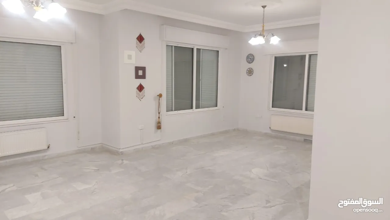 شقة نصف مفروشة للإيجار في دير غبار  ref : 14352