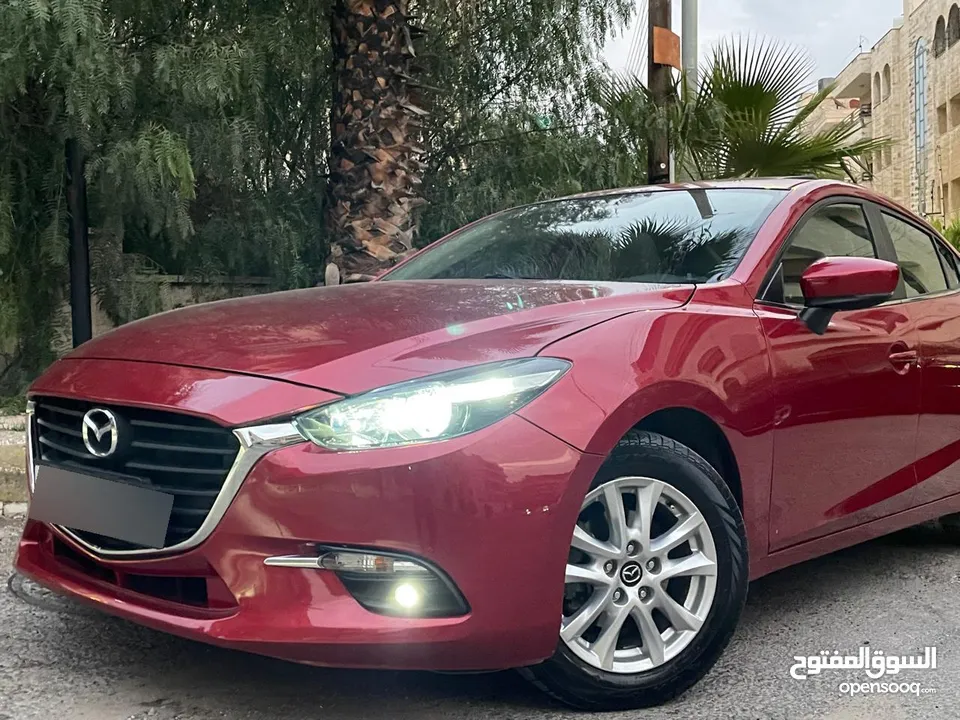 مازدا زوم 3Mazda zoom 3  فحص واحد جيد خلفي وثلاث ضربة على الرائس