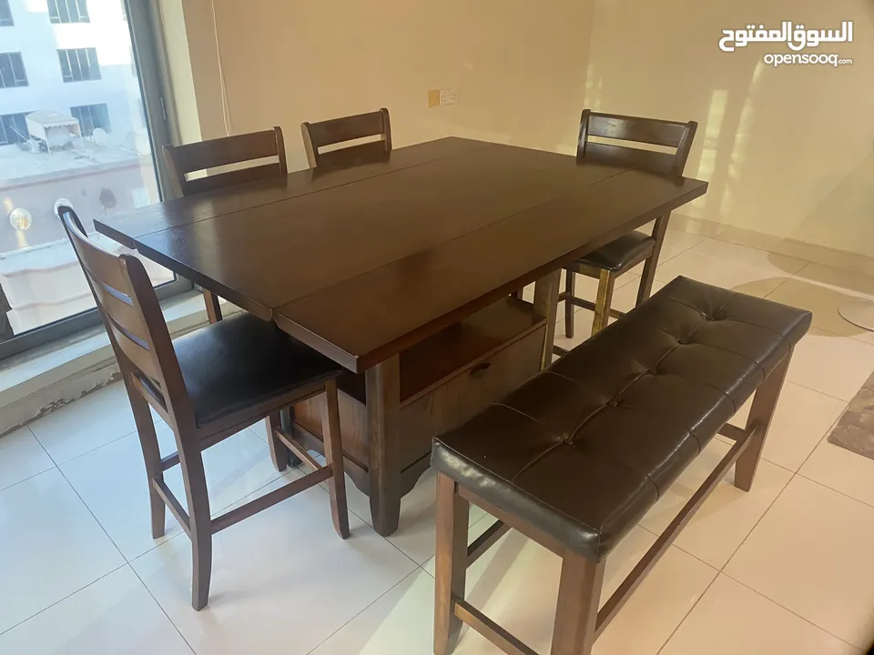 dining table in good condition as a new  for sale