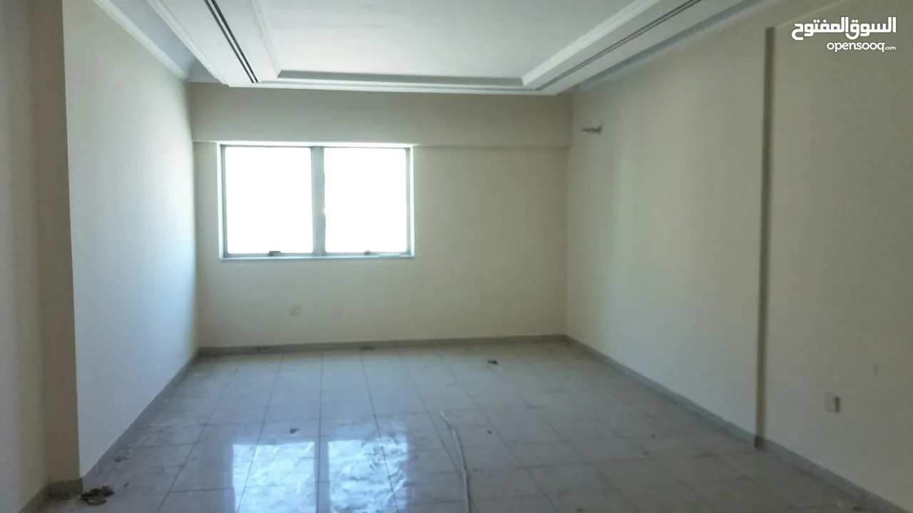 NICE 2BHK CENTRAL AC WITH WARDROBE CLOSE HALL AVAILABLE FOR FAMILY