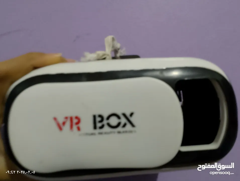 vr box  استعمال خفيف ونضيف خمس شهور تحتاج الى هاتف بداخلها