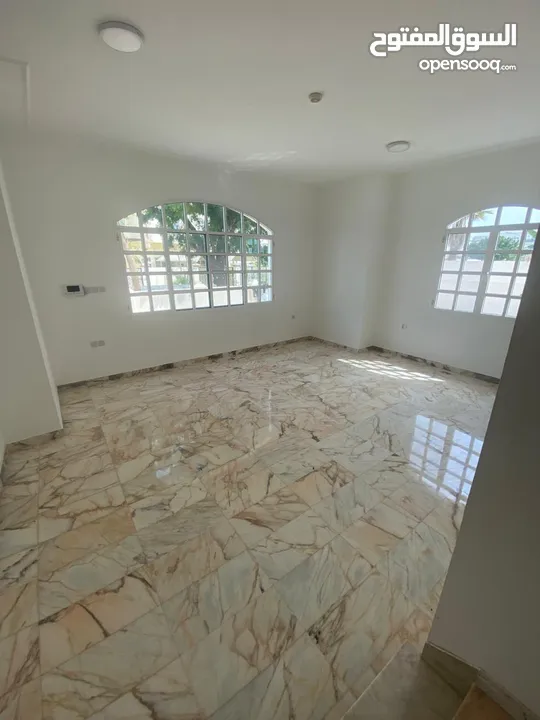 For Rent 5 Bhk Villa in Al Azaiba  للإيجار فيلا 5 غرف نوم في العذيبة