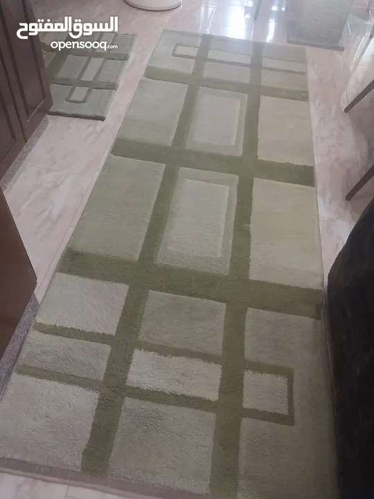سجاد نوعيه ممتازه من صيدا مستعمله لمده قليله جدا نظيفه ومرتبه