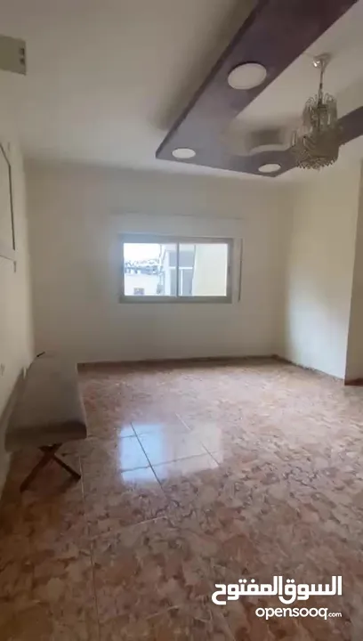 شقة للتجار في ام الشرايط