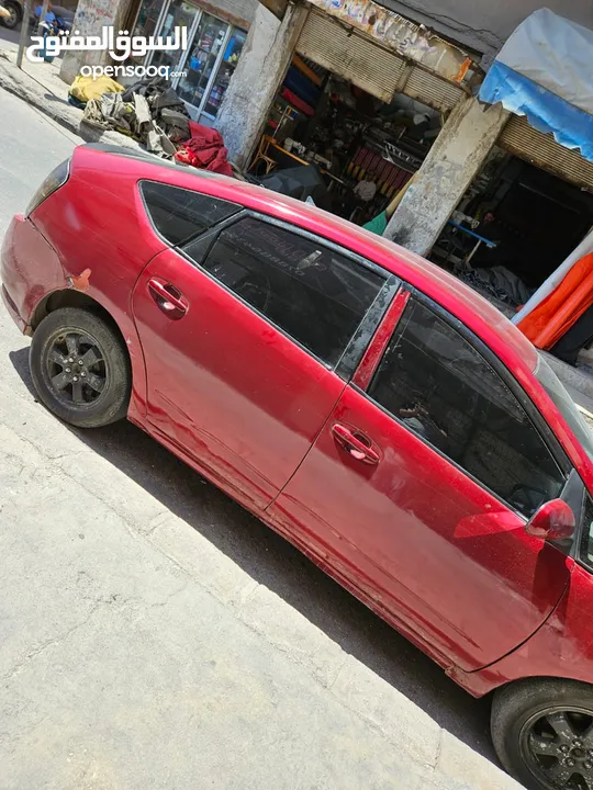 تويوتا بريوس 2004 للبيع