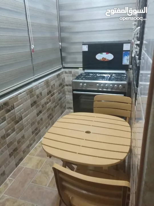 فيلا للبيع بالبنيات طريق المطار شارع الخدمات في حي هادئ جدا