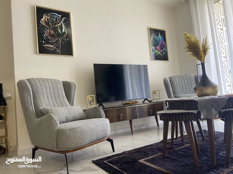 شقة عرسان فاخرة للإيجار في روابي – مفروشة بالكامل بذوق راقي