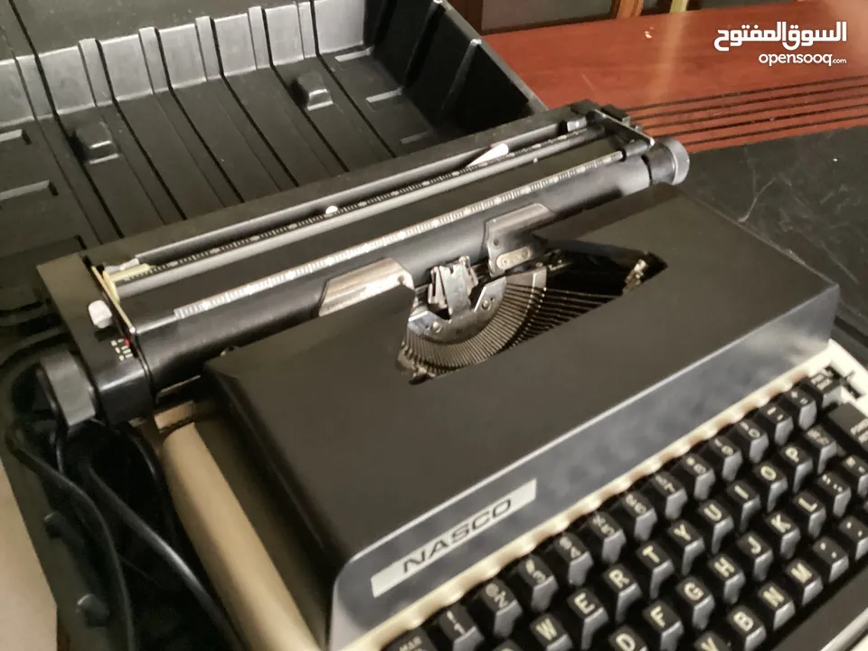 اله كاتبه نوع ياباني ‏جديدة غير مستعملة ‏أبدا ‏نظيفة 100% باحسن سعر typewriter