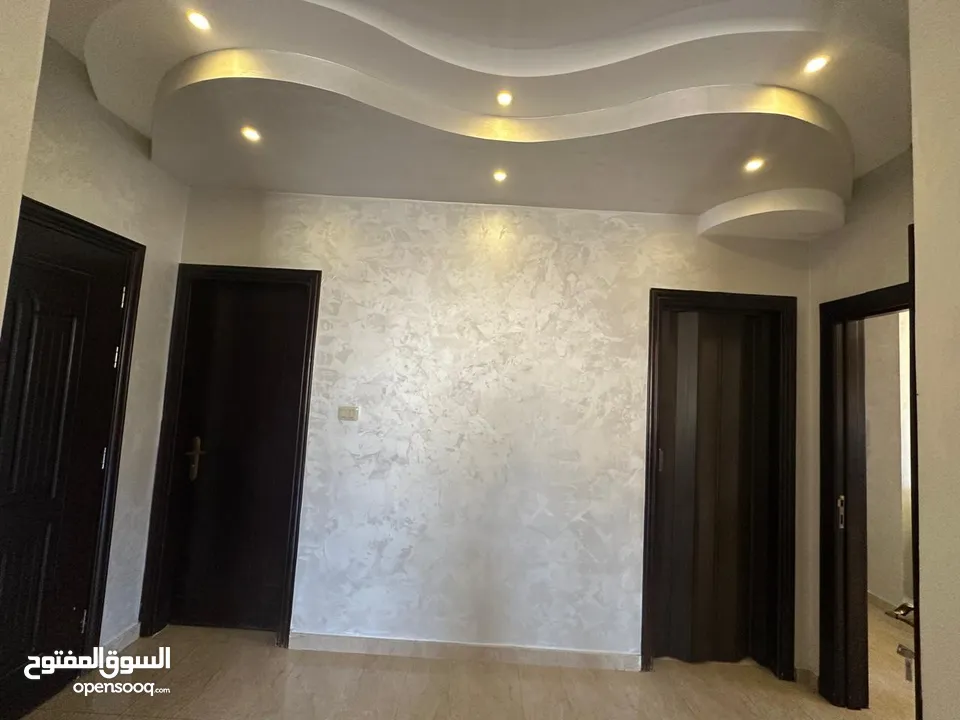 شقة طابقية للبيع في أجمل مناطق ابو علندا