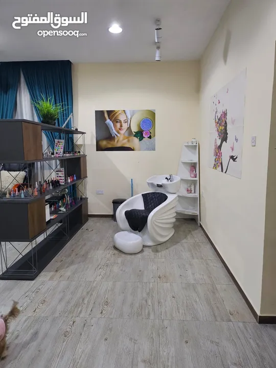 صالون نسائي فرصة استثمارية مميزة - للبيع مركز تجميل فاخر (صالون للسيدات) من المالك مباشرة بالشارقة