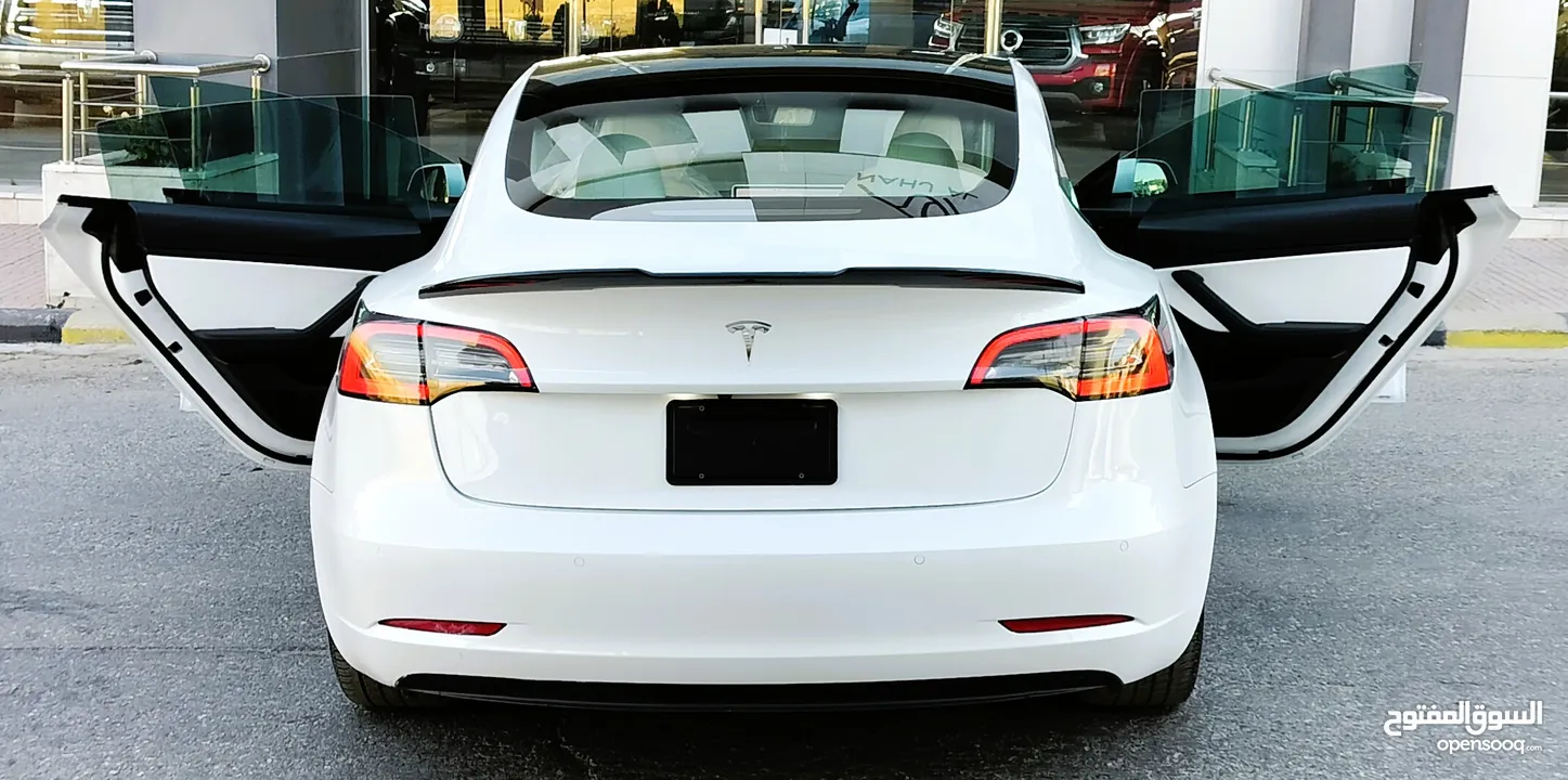 تيسلا 2021 model 3 فحص كامل 4 جـيـد فرش ابيض جنط 19بحالة الوكالة لون مميز للبيع بسعر لقطة ومحروووق