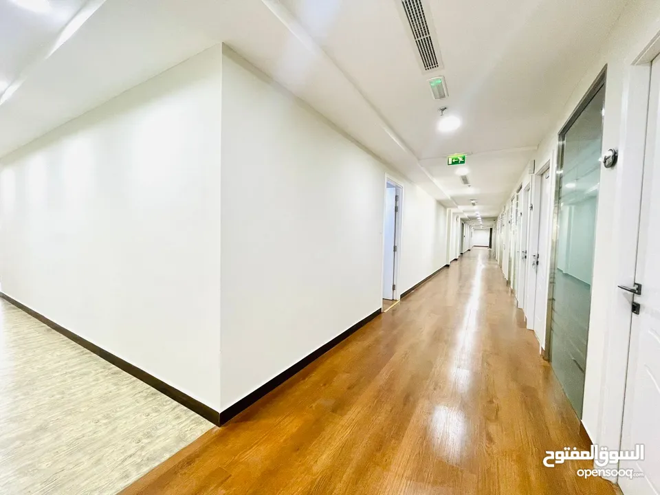 Seize Your Space: Rent Now for Your Ideal Office!