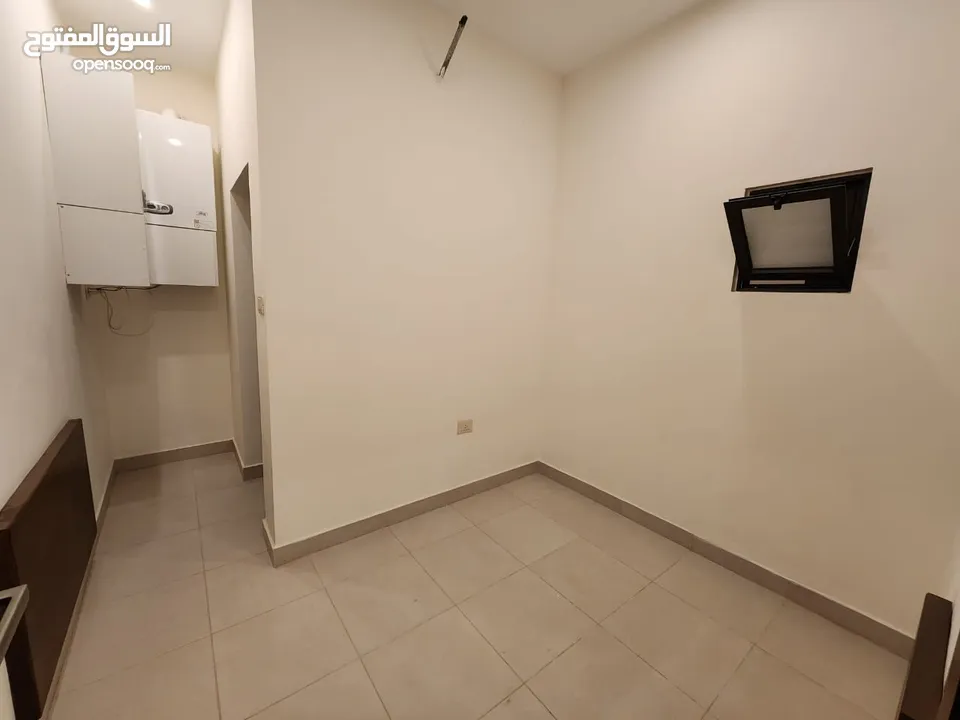 شقة طابقية فاخرة للبيع في عبدون  ref : 14389