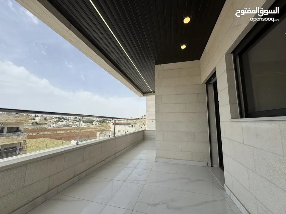 شقق مساحة ( 180م و 190م طابق اول و ارضي و روف ) في البنيات -طريق المطار خلف مدارس القادة