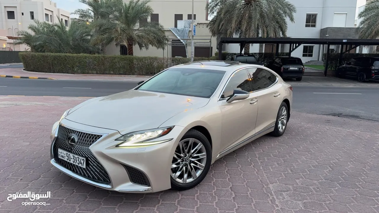 للبيع لكزس LS350 بحالة الوكالة