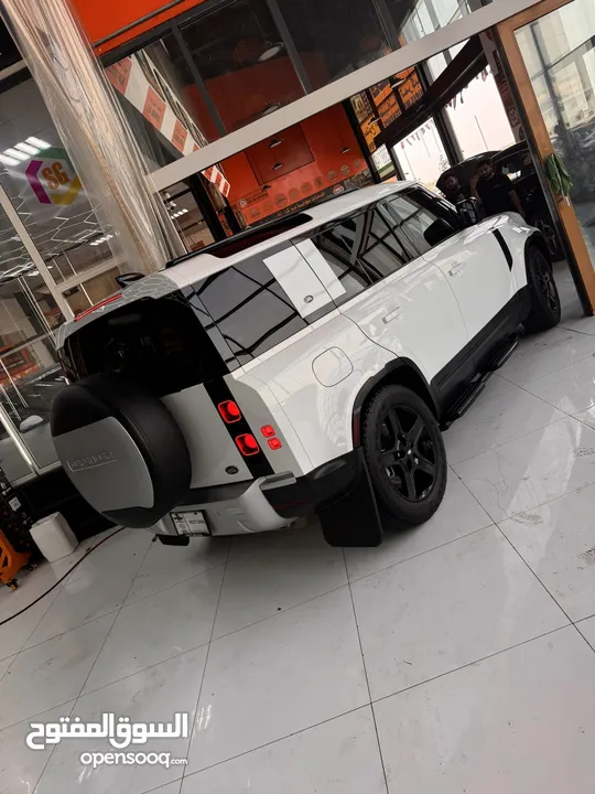 Land Rover Defender 110